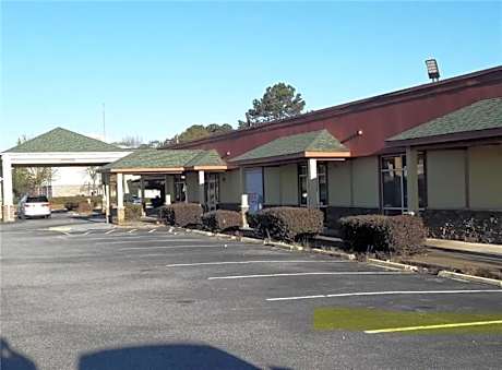 OYO Hotel Phenix City Central