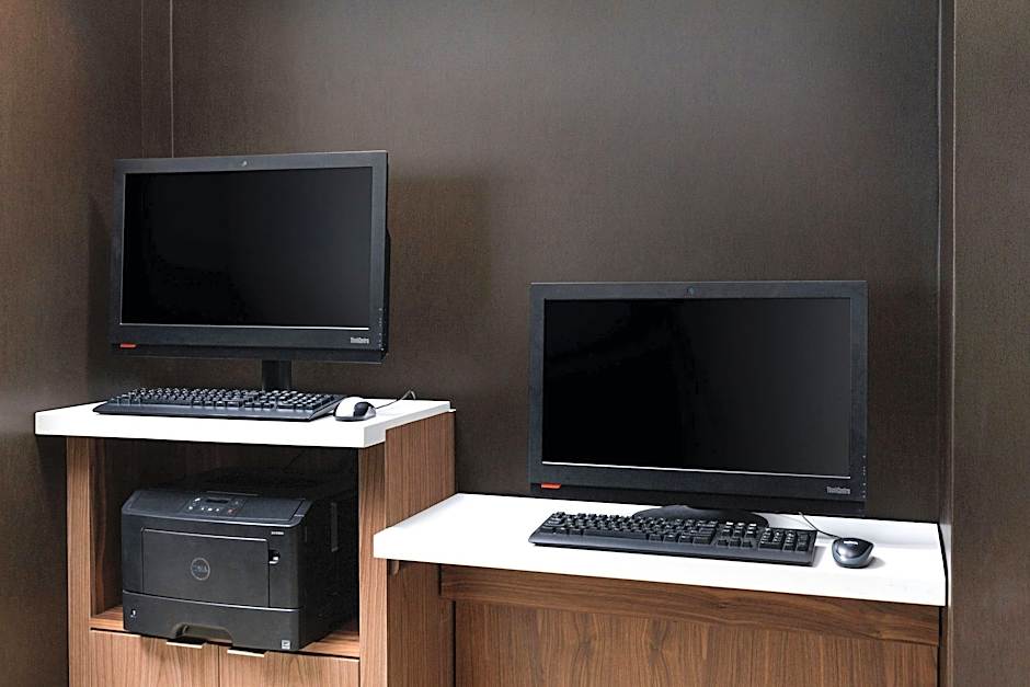 Courtyard by Marriott Denver Central Park