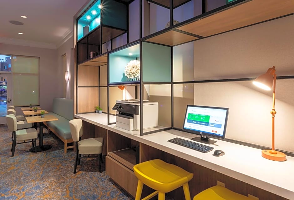 Holiday Inn Hotel & Suites Maple Grove Northwest Minneapolis-Arbor Lakes By IHG