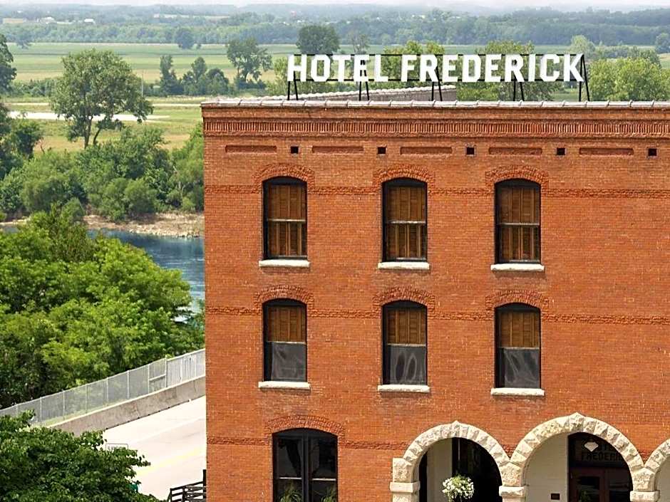 Photo 1 of 50 of Hotel Frederick