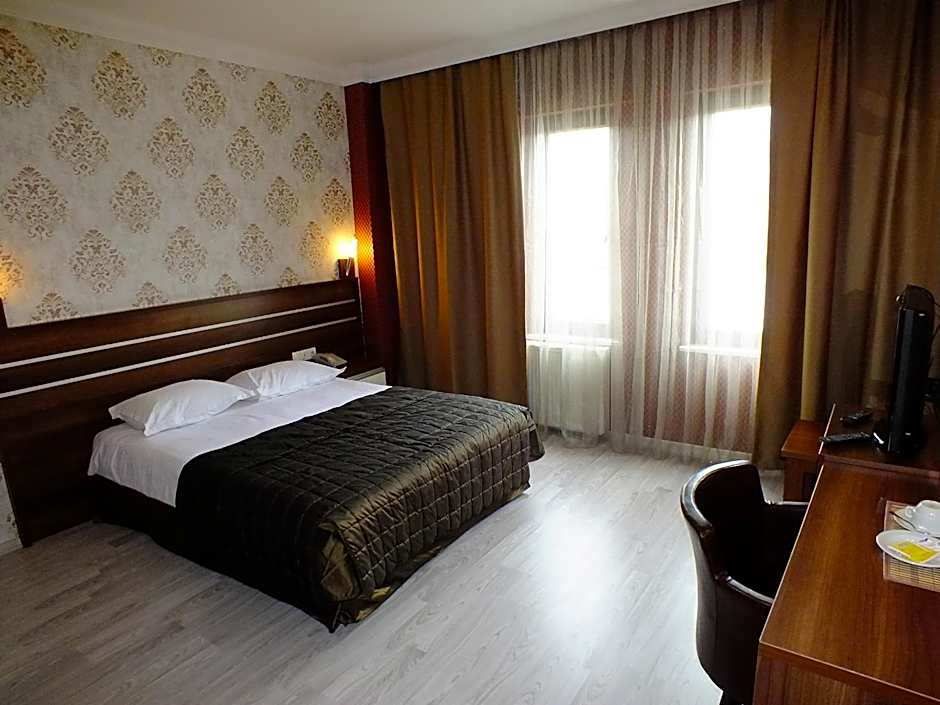 Lifos Hotel