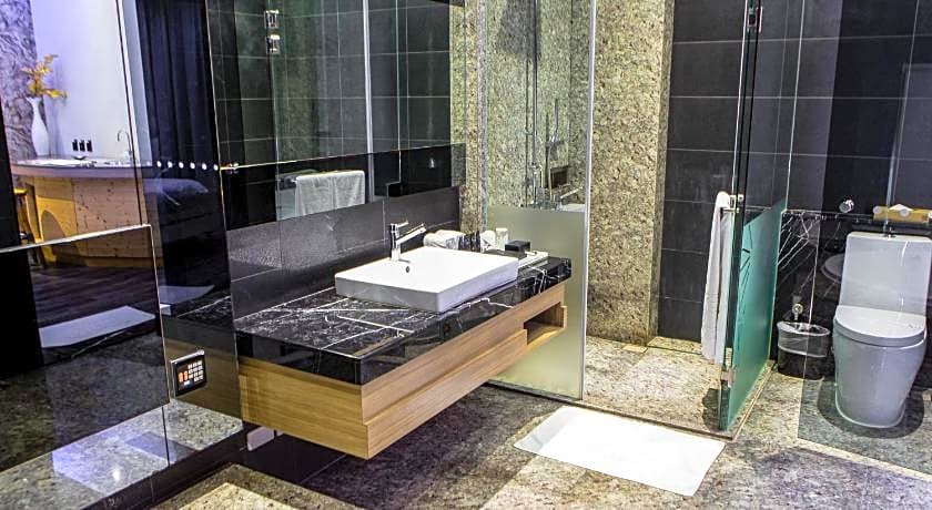 All-Ur Chain Boutique Motel