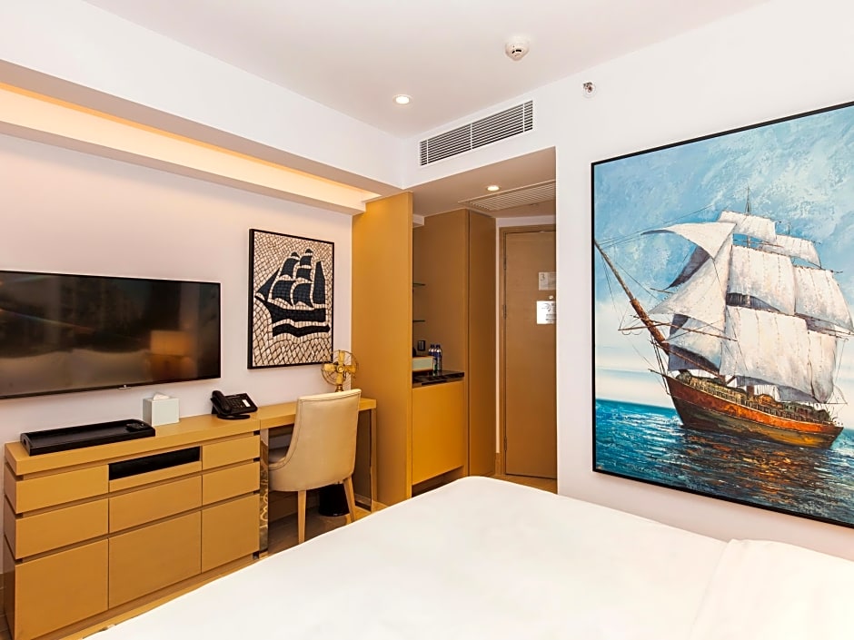 Caravel Hotel