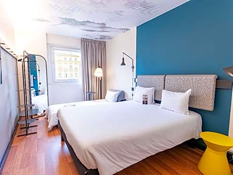 Room with 1 double bed and 1 sofa bed with the new ibis bedding, for 2 adults and 1 child