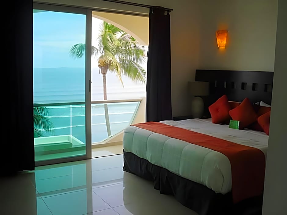 Playa Caracol Hotel & Spa