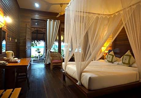 Deluxe Double or Twin Room with Sea View