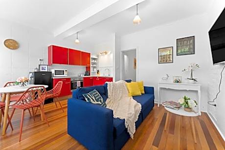 Renovated 1BR Unit CBD Parking Wi-Fi South Tce