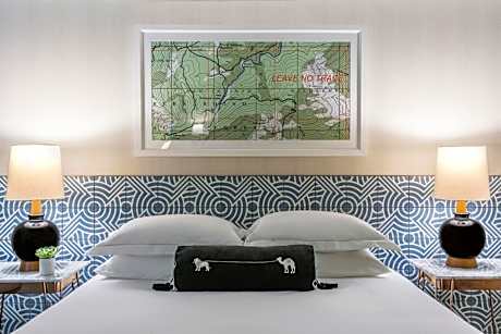 King Room with Mobility Accessible Roll-In Shower - Non-Smoking