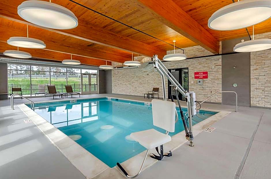 Country Inn & Suites by Radisson, Charlottesville-UVA, VA
