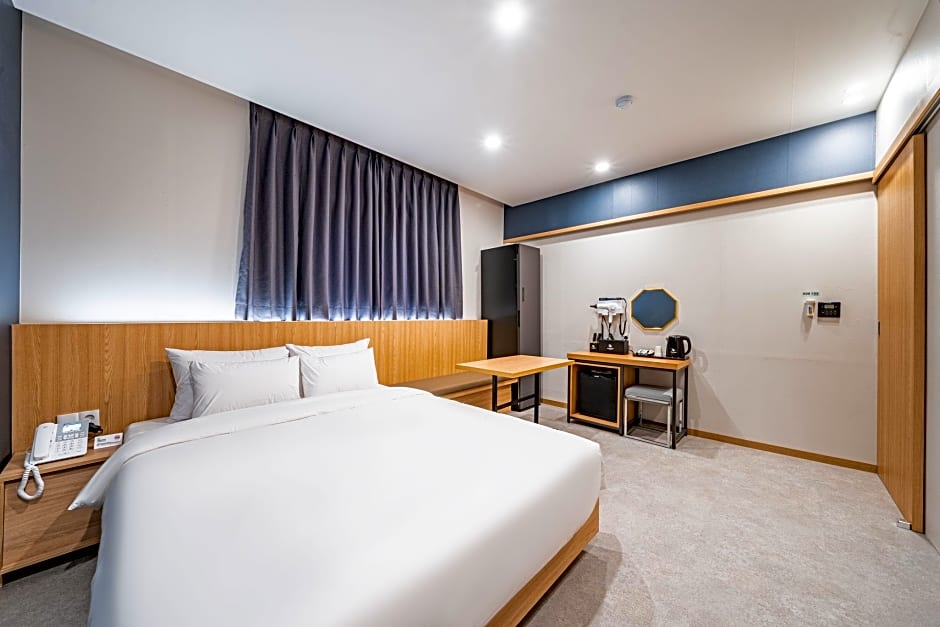 Changwon Palyongdong Hotel Leo