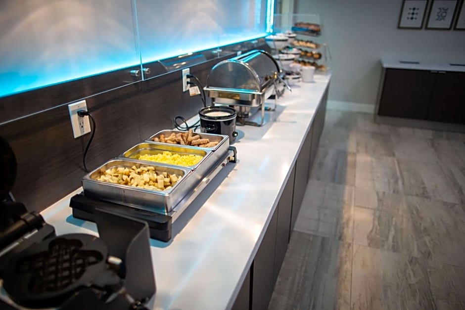 La Quinta Inn & Suites by Wyndham Houston - Normandy