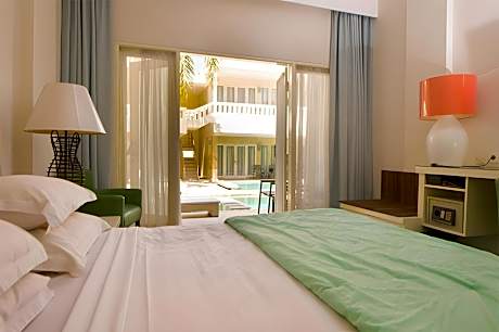 Deluxe Double Room with Pool Access