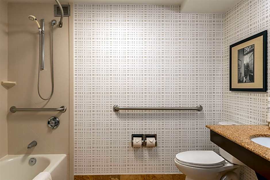 Hampton Inn By Hilton Portsmouth Central