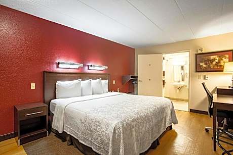 Superior King Room Disability Access/Roll-In Shower Smoke Free