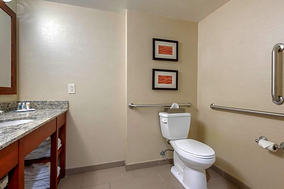 Comfort Inn The Pointe