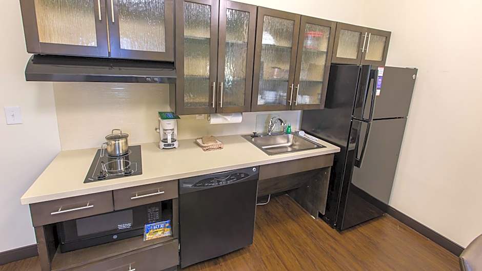Candlewood Suites Overland Park By IHG