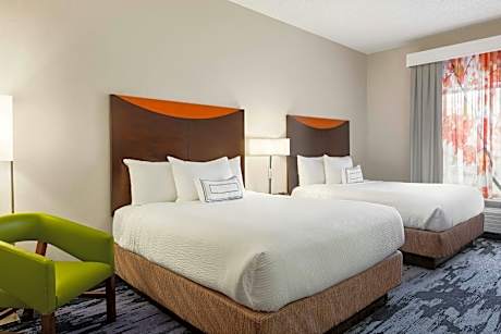 Queen Room with Two Queen Beds - Mobility and Hearing Accessible with Tub