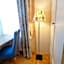 Acacia Private Rooms & Studios