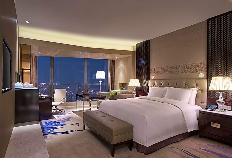 Photo 1 of 2 of 1 King Bed, Ocean View