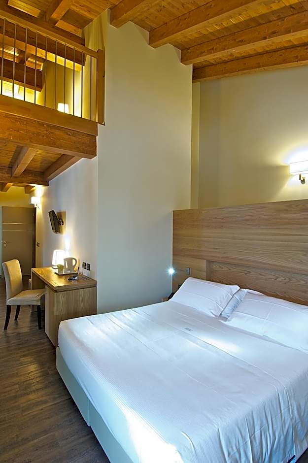 Photo 1 of 4 of Suite, Mountain View