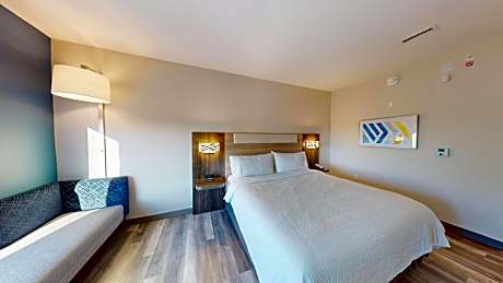 King Room - Hearing Accessible