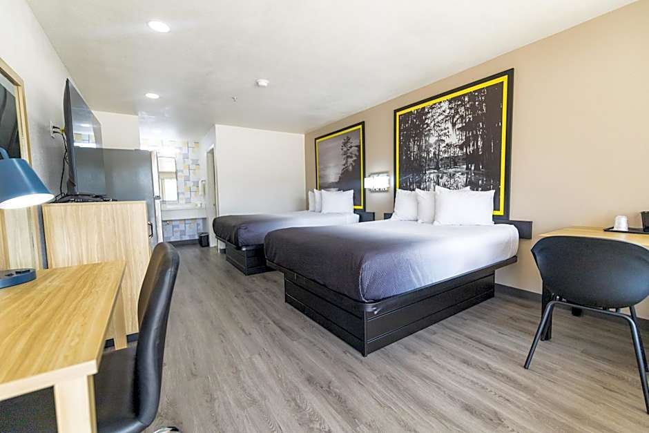 Super 8 by Wyndham Jasper TX