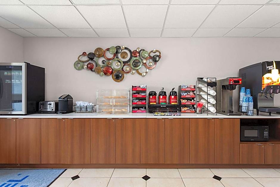 Microtel Inn & Suites by Wyndham Panama City