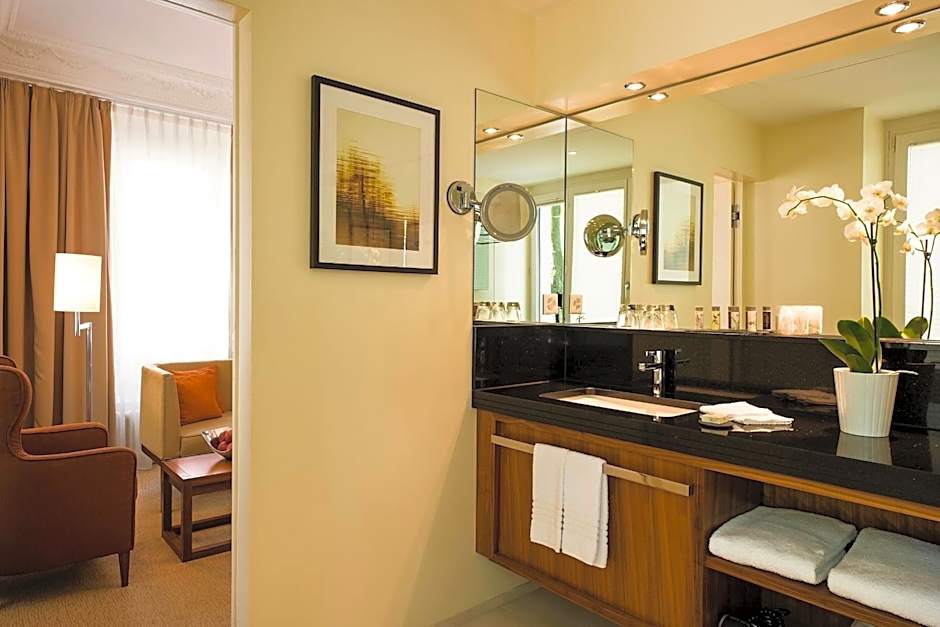 Renaissance by Marriott Lucerne Hotel