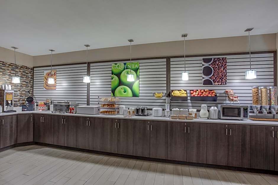 La Quinta Inn & Suites by Wyndham Batavia