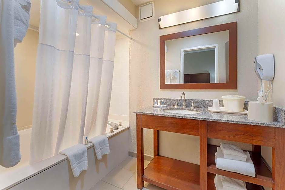 Comfort Inn & Suites