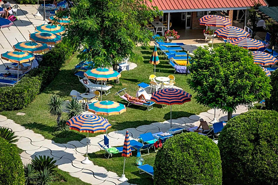 Hotel Baya - in centro, sul mare