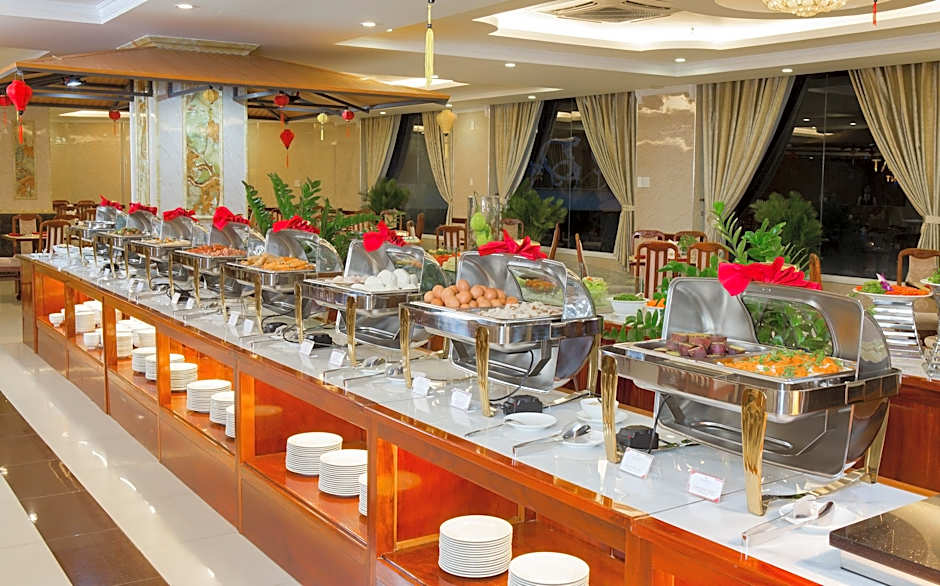 Van Phat Riverside Hotel