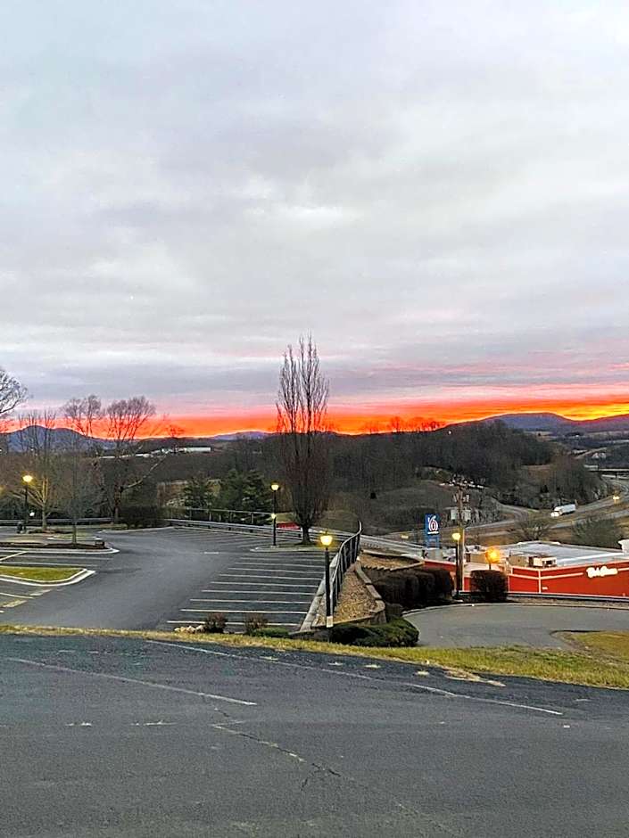 Travelodge by Wyndham Wytheville