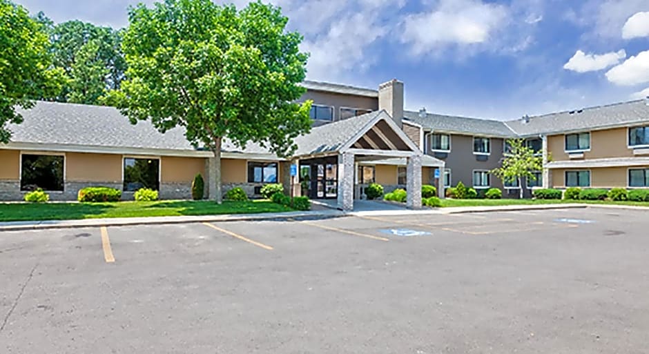 AmericInn by Wyndham Algona