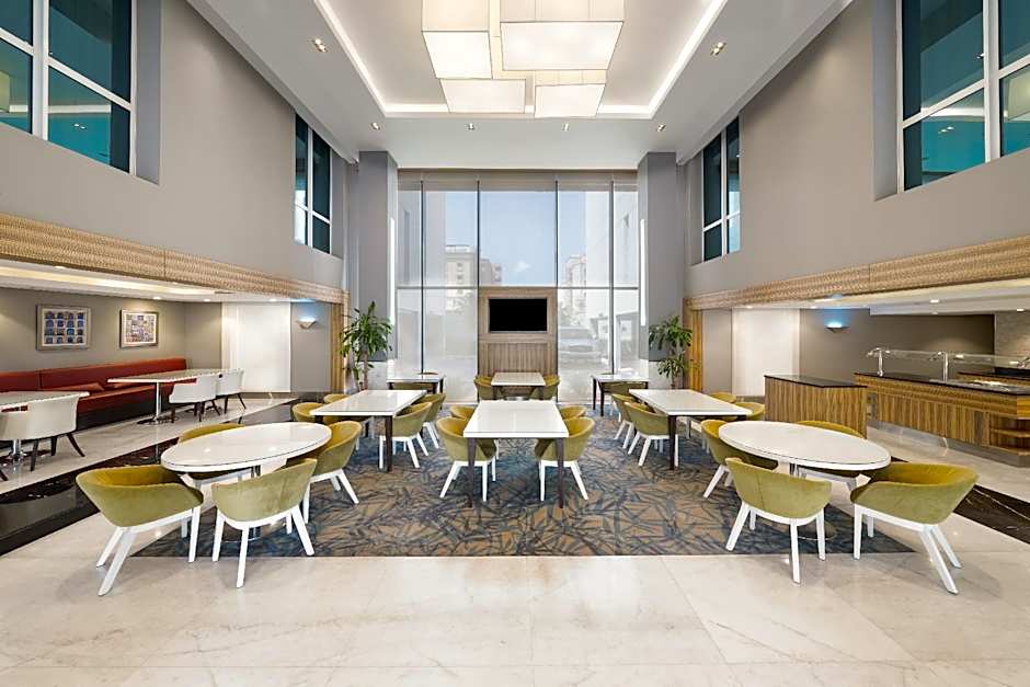 SAS Residence & Hotel, Dhahran - Formerly Radisson Blue