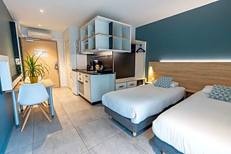 Superior Twin Studio