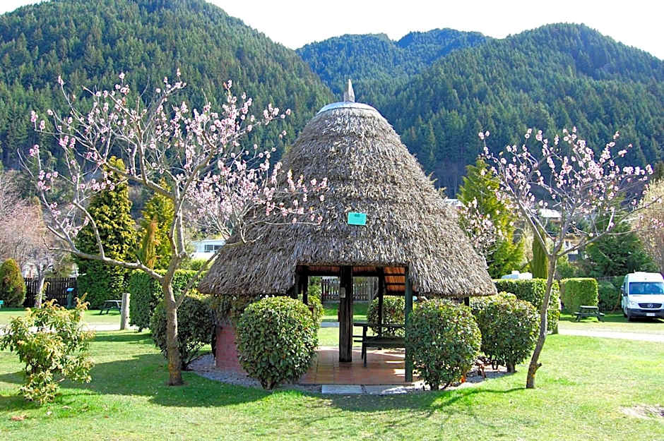 Queenstown Holiday Park Creeksyde