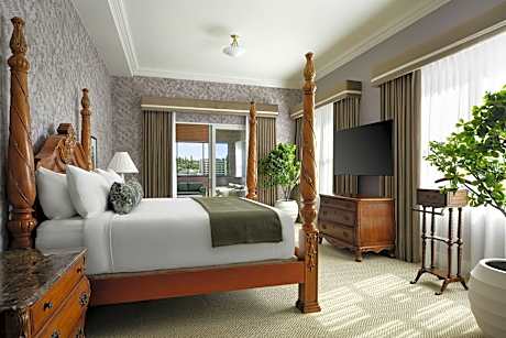 Presidential, 1 Bedroom Suite, 1 King, Corner Room, Top Floor, Balcony, Fireplace
