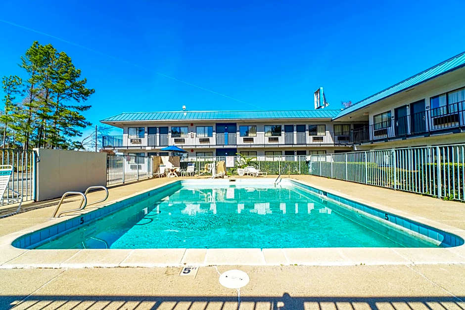 Xpress Inn & Extended Stays