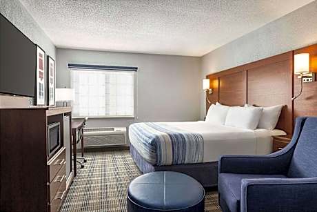 Premier King Suite - Non-Smoking