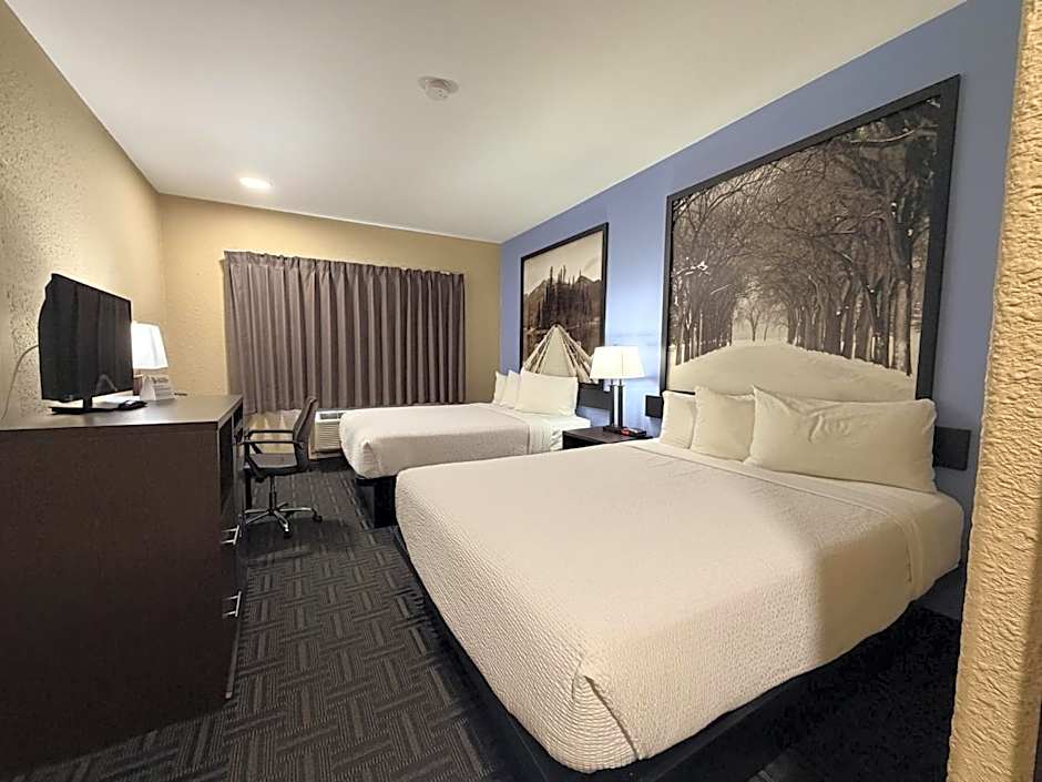 Super 8 by Wyndham Edmonton/West