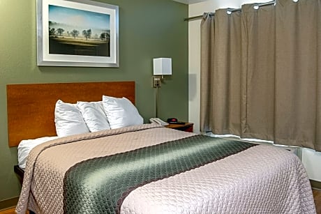 ADA Accessible Studio 1 Queen Bed Non-Smoking