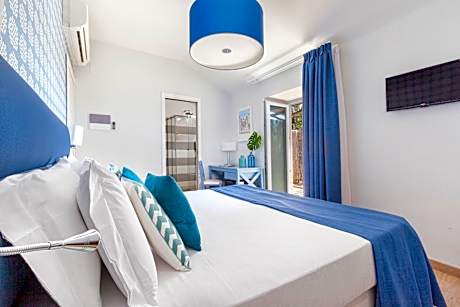 Deluxe Double or Twin Room with Sea View