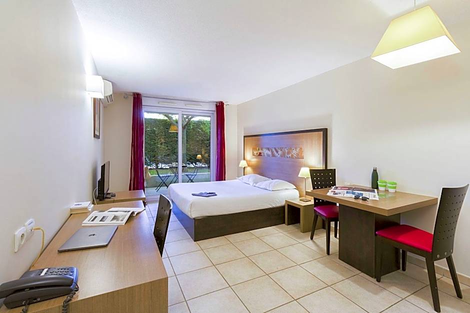 Park & Suites Village Aix-Le Rousset
