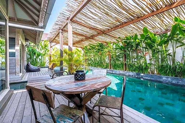 Mundaka Villa by Hombali
