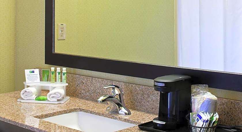 Holiday Inn Express Hotel &amp; Suites Saginaw By IHG