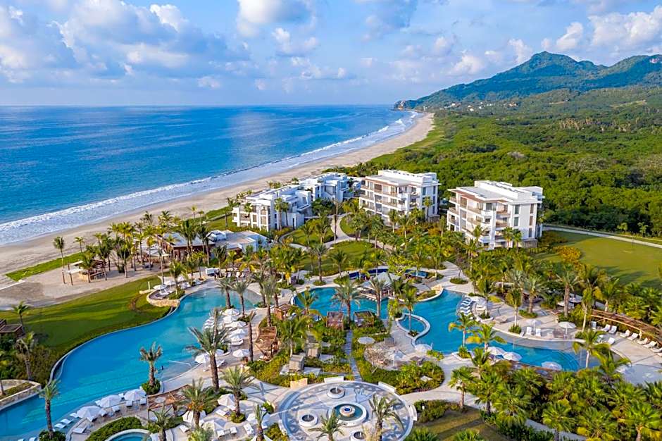 Conrad Punta de Mita