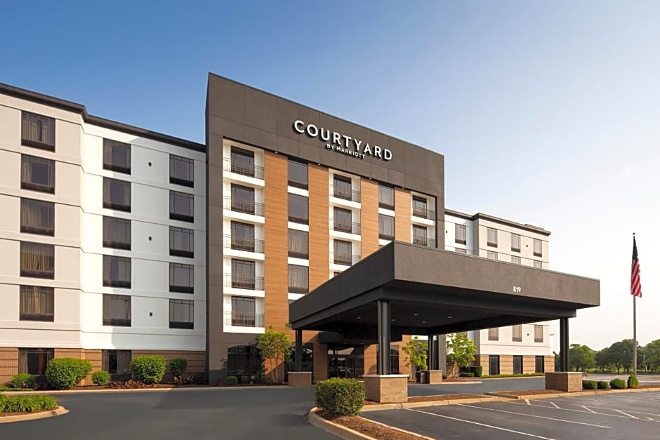 Courtyard by Marriott Louisville Airport