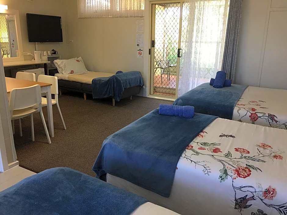 Donald Riverside Motel