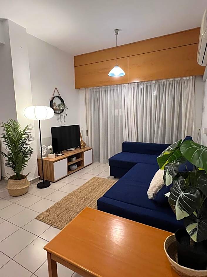 Makenzie 2 rooms first line beach